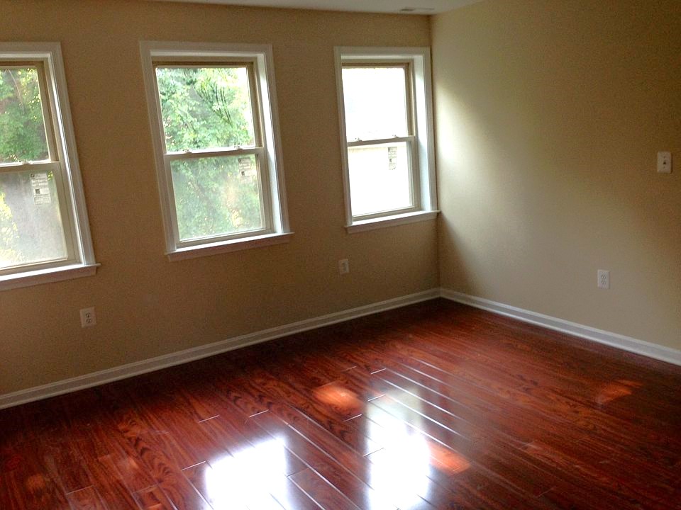 living room at The Courts Apartments in Washington D.C.